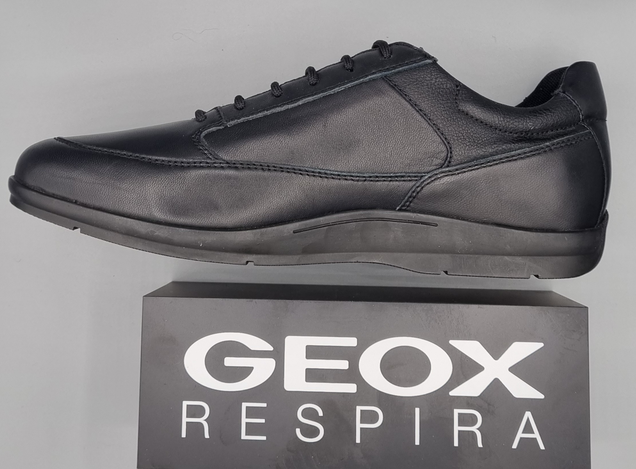 Sneakers Baskets GEOX modèle U Adrien - cuir noir- Nous Seuls Chaussures