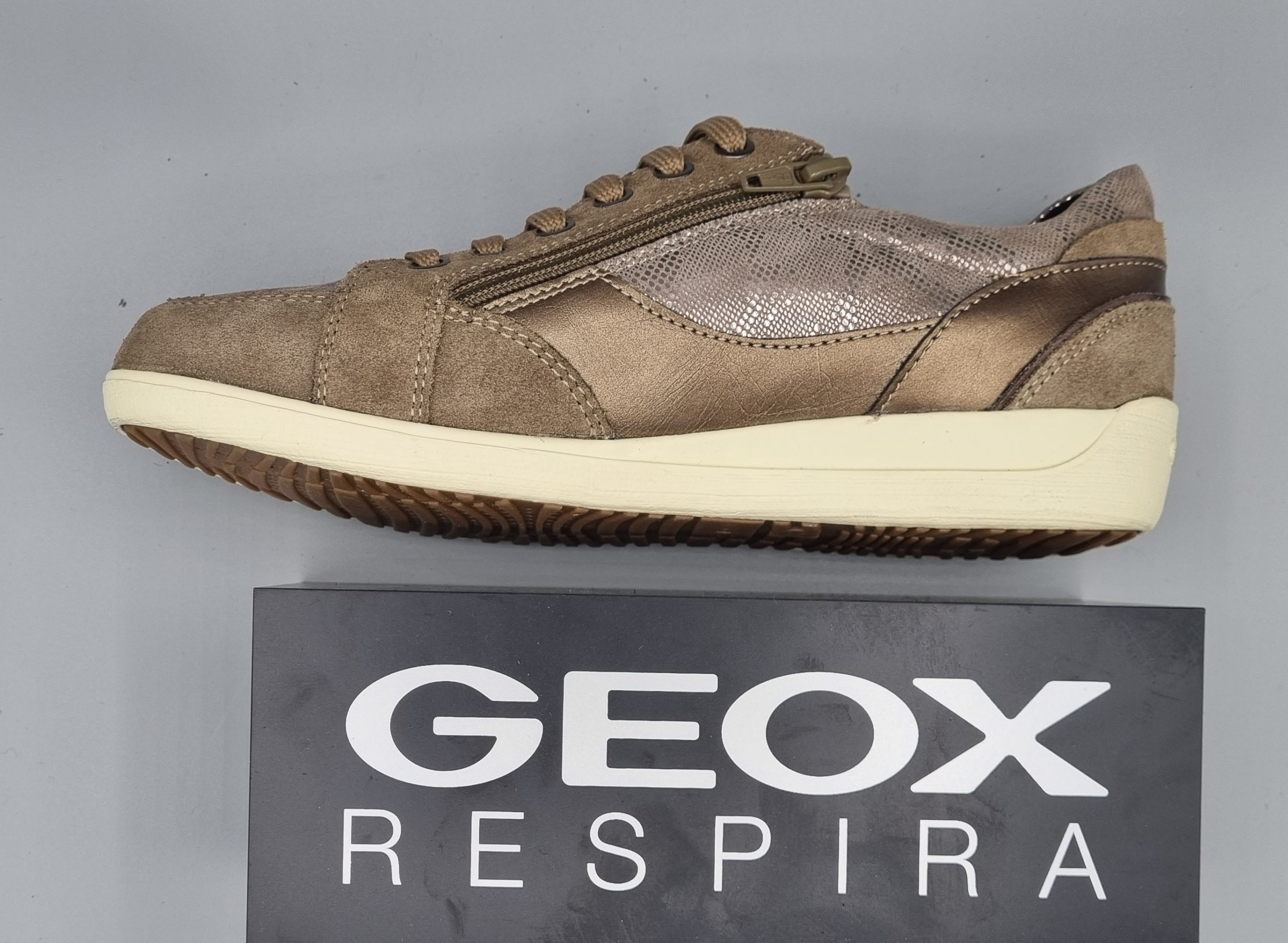 GEOX Sneakers-Baskets cuir femme "Myria" - beige - Chaussures - Fréjus - Saint-Raphaël