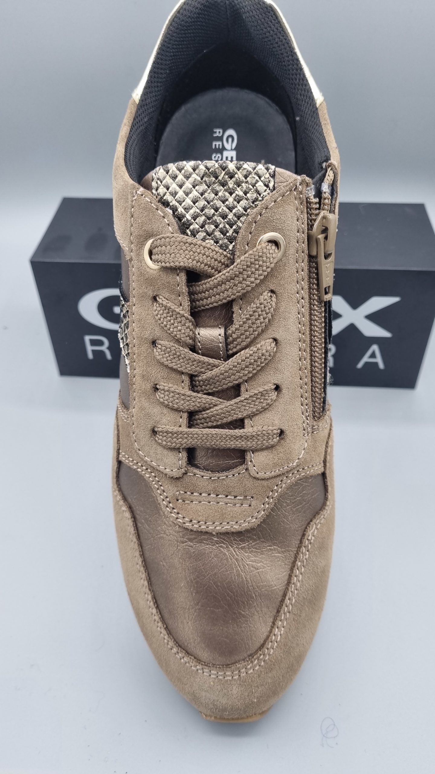 GEOX Sneakers-Baskets cuir modèle femme Tabeyla beige - Nous Seuls  Chaussures - Fréjus- Saint Raphaël